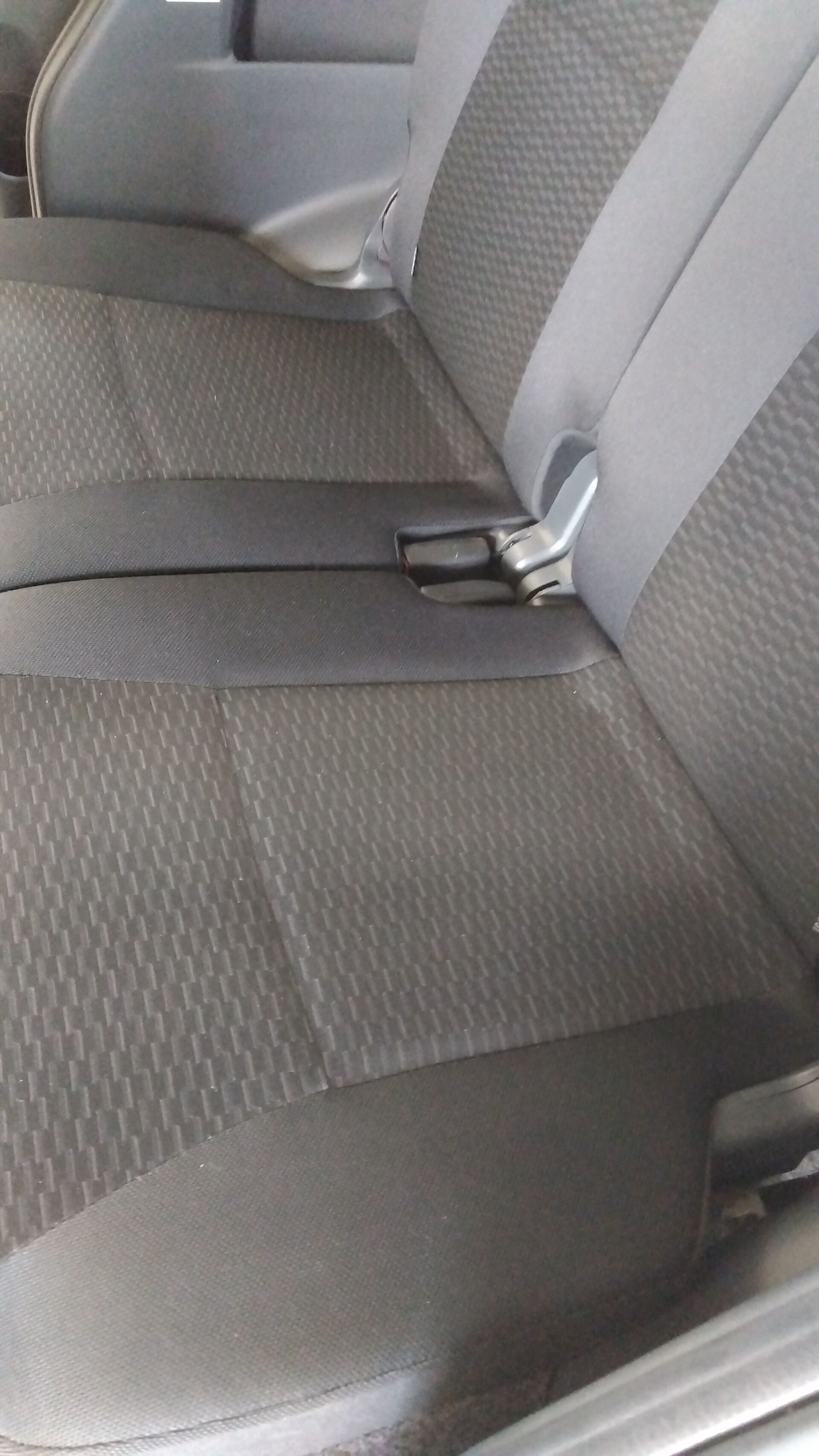出張でご自宅や会社に車内清掃で参ります!!